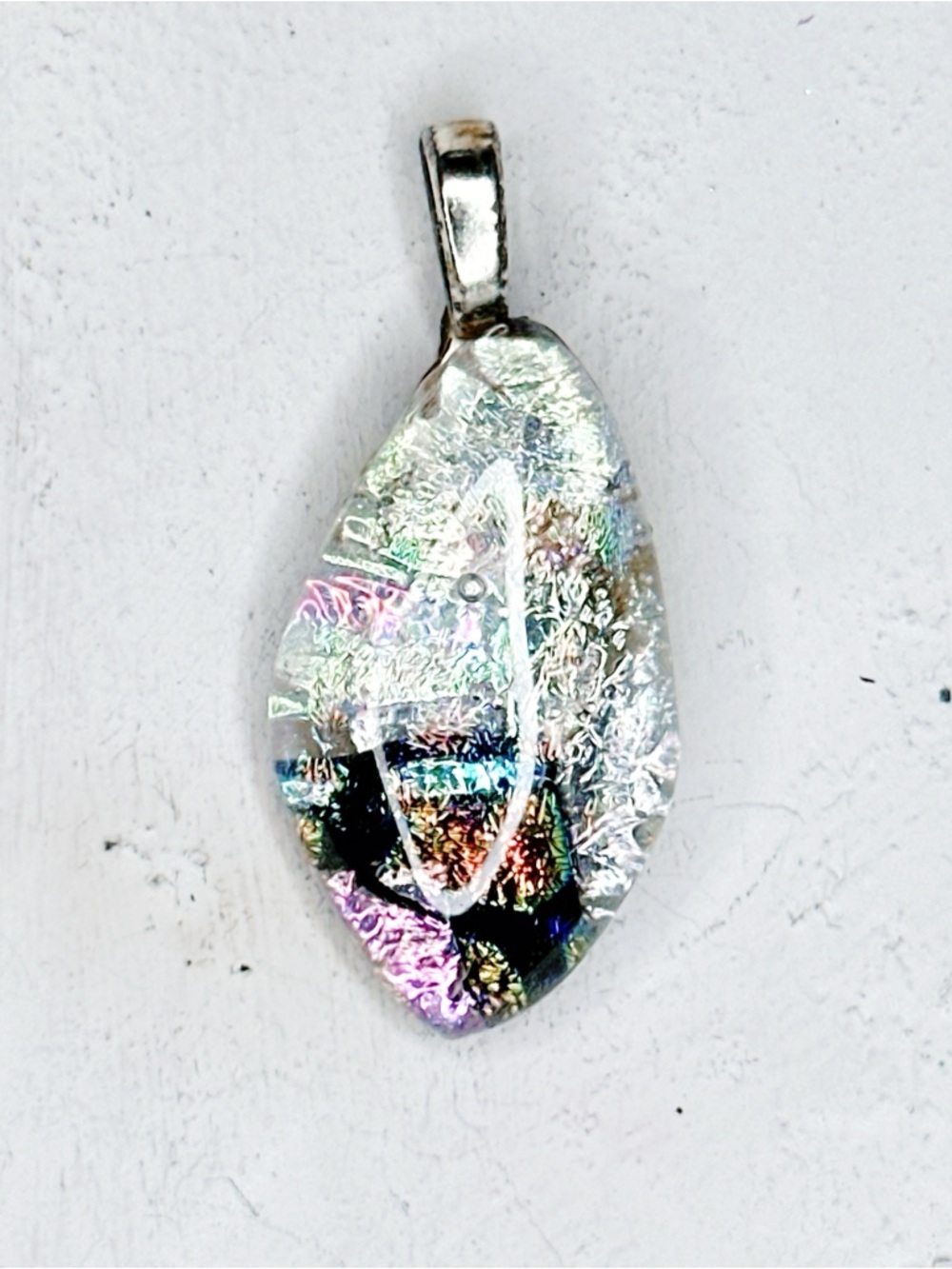 468u. DAMAGED Iridescent Art Glass Pendant